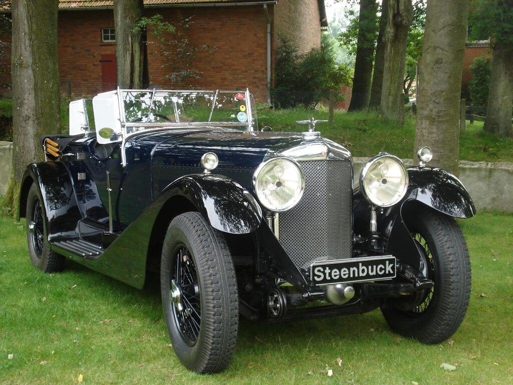 Bentley 4 / 6 1/2 litre dark blue