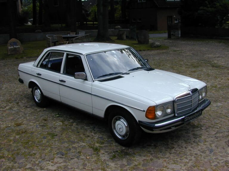 Mercedes-Benz-W-123-1-768x576