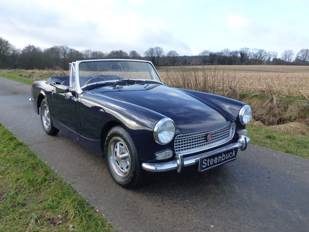 MG Midget MK II blau
