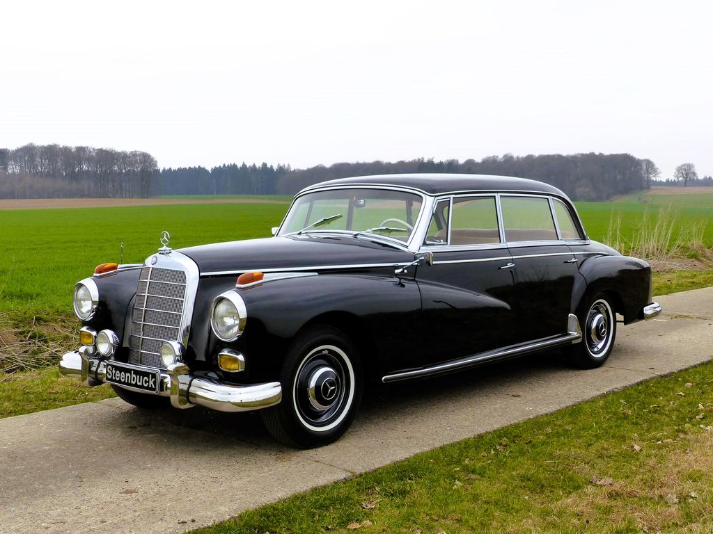 Mercede-Benz 300 d Limousine schwarz
