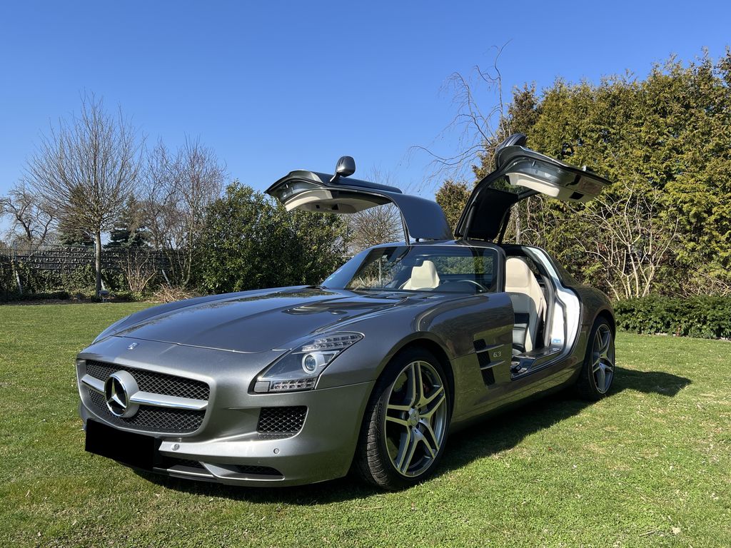 Mercedes-Benz SLS AMG Flügeltürer alubeam silver