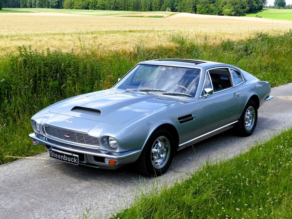 Aston Martin V8 Coupé Serie 3 grau